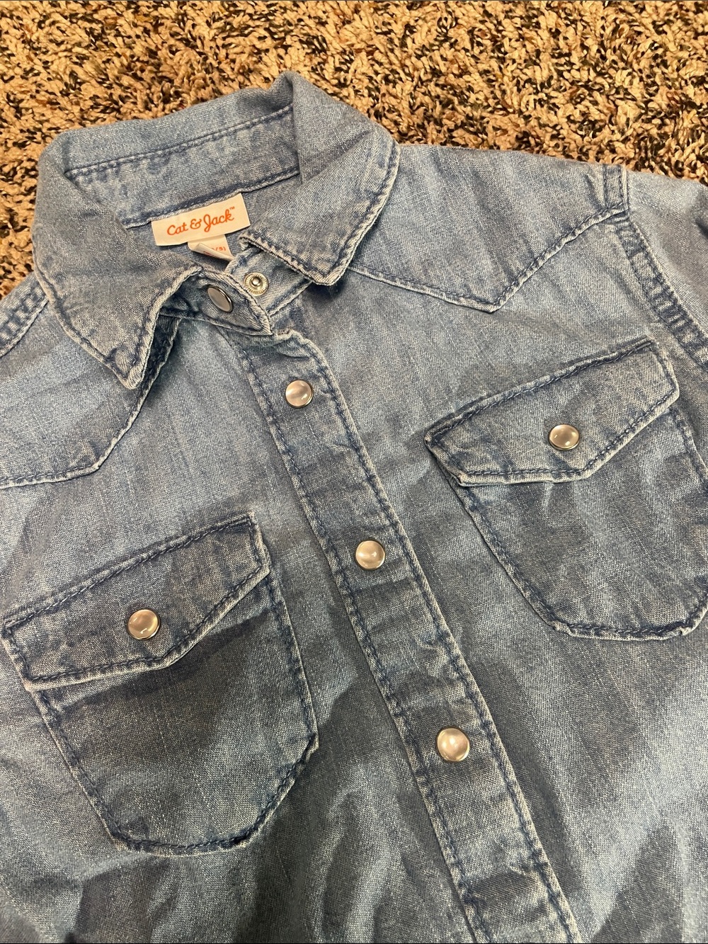 Cat & Jack Light Denim Shirt with Snap Pockets Girls 4/5 | NWT - Picture 2 of 3
